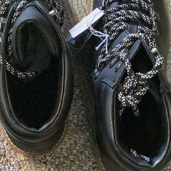 Women's Tully Lace-Up Winter Hiking Boots - universal thread - black - new - Picture 7 of 9